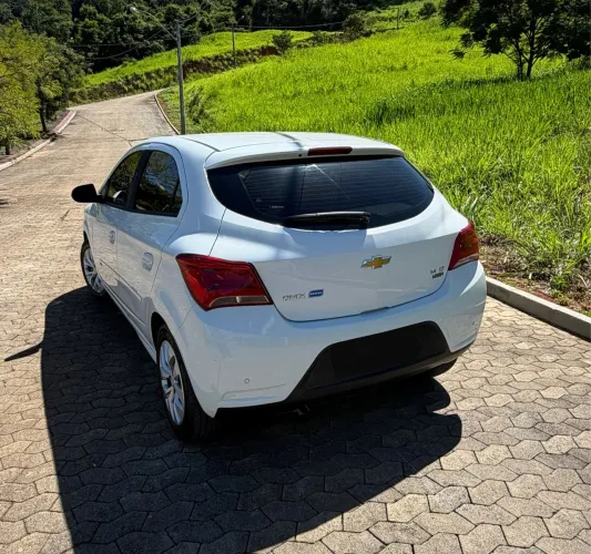 Chevrolet Onix Hatch LT 1.4 8V Flex Mec. 4P 2018