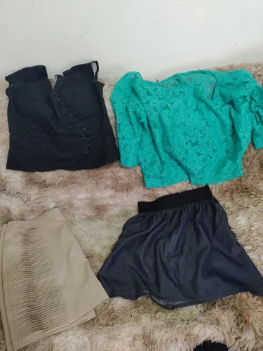 Lote de roupas femininas 