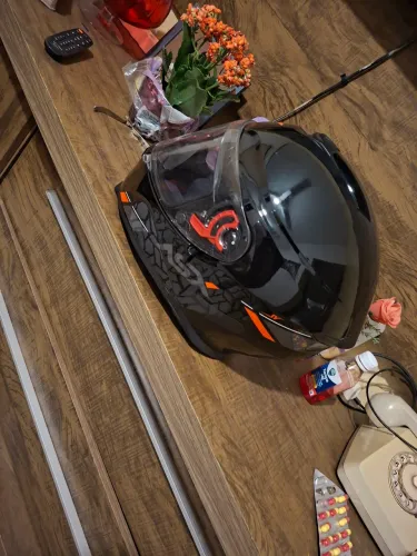 Vendo esse capacete,  ASX com viseira interna preta.