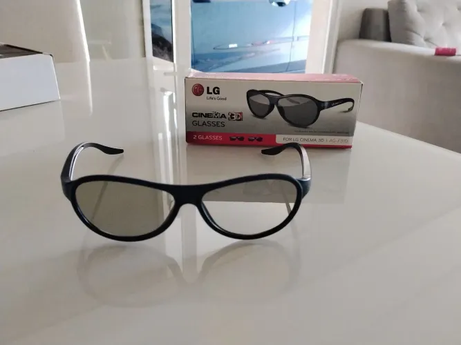 Quatro Óculos 3D Cinema LG