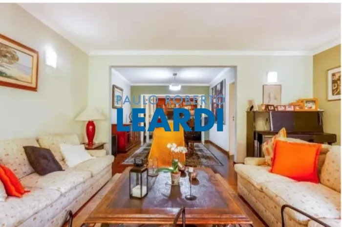 CASA ASSOBRADADA - JARDIM PAULISTANO - SP