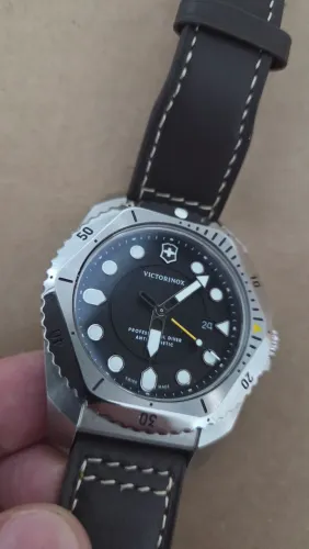 Relógio Victorinox dive preto
