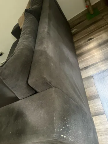 Sofá retrátil com marcas de uso/ precisa ser lavado