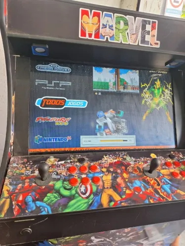 Videogame em bom estado e funcionando.