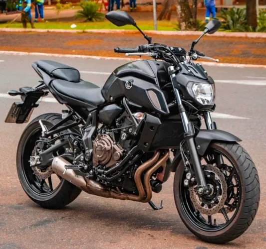 YAMAHA - MT 07 <br>2020<br>23.000 km <br>42.990,00<br>2026<br>800 km <br>38.990,00