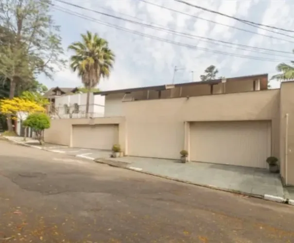 Casa comercial na Rua Canumá, 53 780 m²