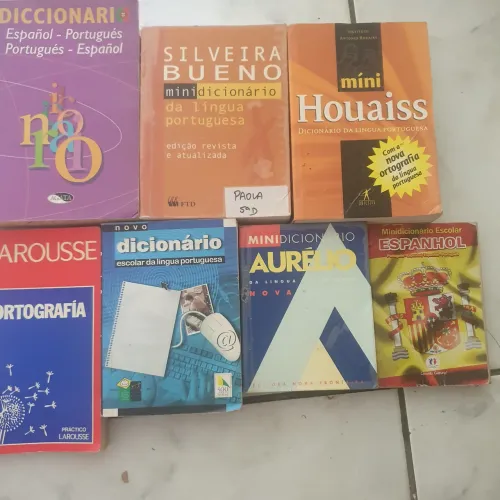 Dicionários diversos.