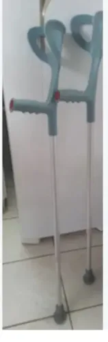 Vendo par de bengalas bem novo