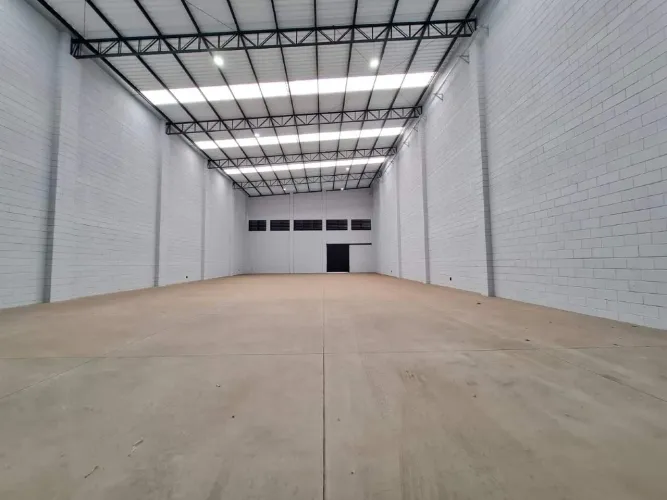Galpão Comercial para Aluguel com 570 m² em Cordeirópolis