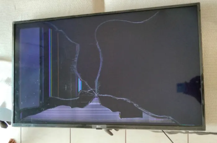 Tv LG 43 polegadas retirada de peças ou concertar