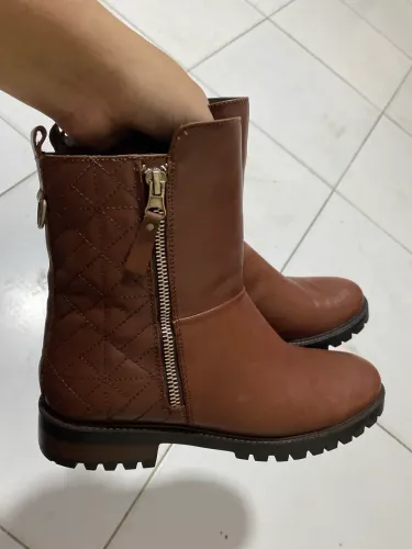 Vendo bota Constance nunca usada