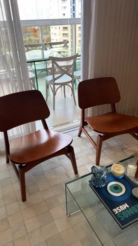 2 Poltronas de Madeira