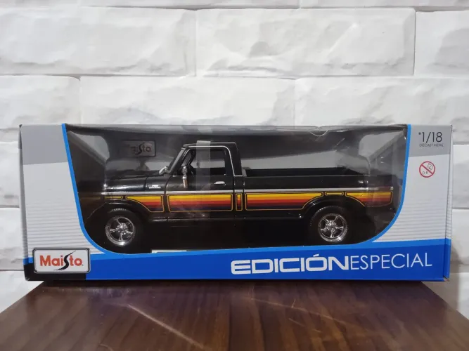 Miniatura pickup F150 1:18