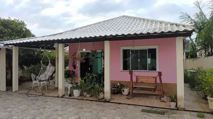 ARARUAMA | AREAL | CONDOMÍNIO FECHADO | CASA FINO ACABAMENTO: Com 2 quartos (1 suíte)