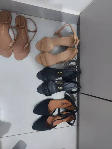 Sapatos variados R$ 15 cada