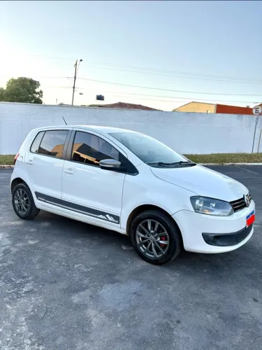 Volkswagen Fox Selecao 1.0 Total Flex 8V 5P 2014