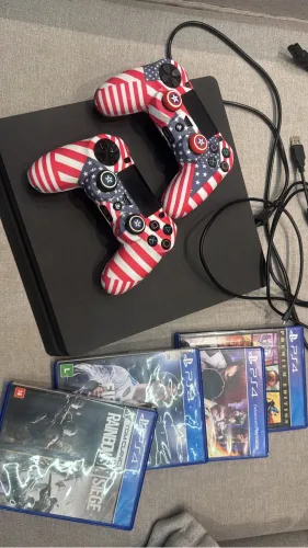 Playstation 4 Slim 1TB