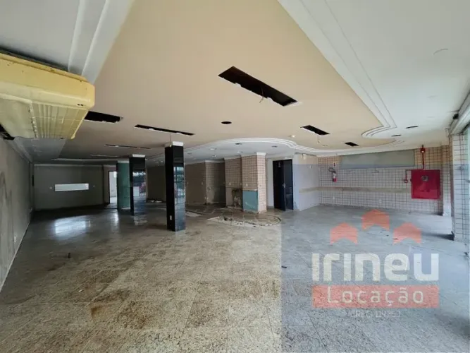 Sala comercial com 280m² em via principal no Bairro Vila Nova - Venha conhecer!