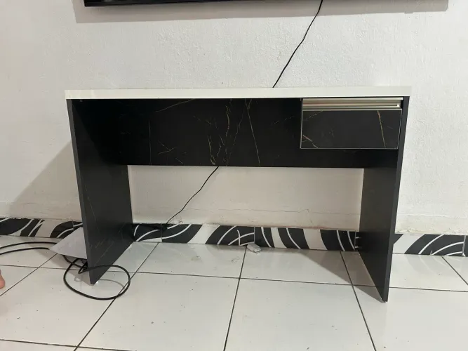 Mesa de escritório / escrivaninha