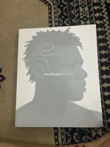 Livro Afro Reggae 21 anos- autografado