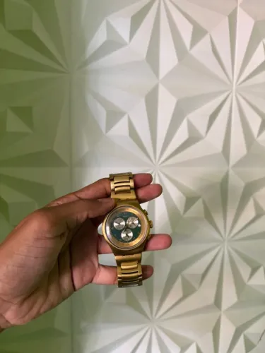 Relógio Swatch cara verde