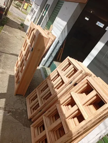Janelas de madeira valor por folha 50x1,00