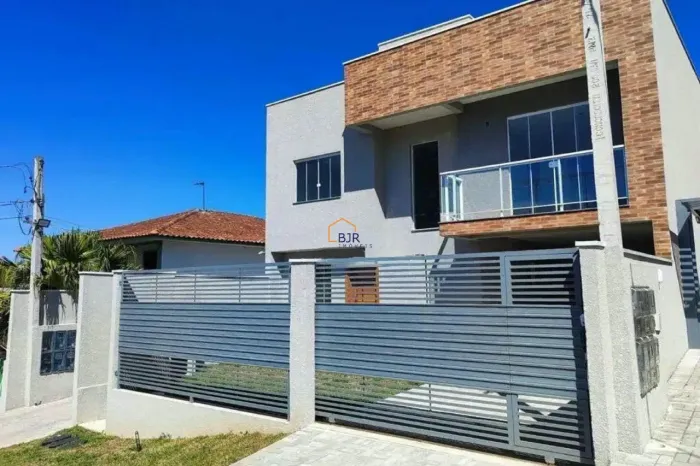 Lindo sobrado para venda com 132m², com 3 quartos no São Braz - Curitiba - PR