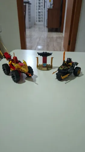  Lego ninjago Batalha de carro e de Mota de Kai e Ras 