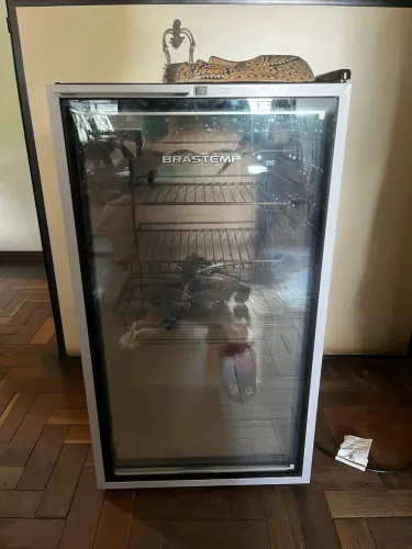 Frigobar expositor Brastemp