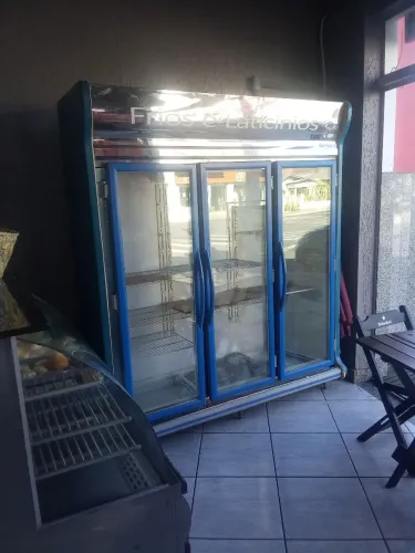 Balcões quente e frios para comércio , tudo funcionando em ótimo estado R$ 8000,00