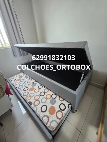 Box Baú solteiro com auxiliar com colchão na auxiliar de 12 cm de altura