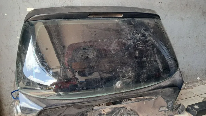 Vidro traseiro do Peugeot 206