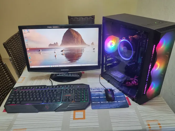 PC Completo Intel Core i7 7700k + RX 550 4GB