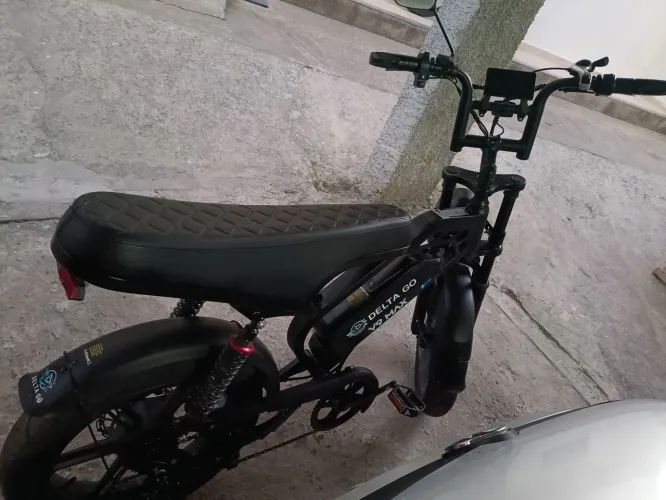 Bicicleta elétrica 1000W / V9 max, usada em bom estado bem conservada