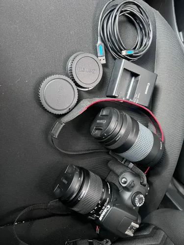 Canon Rebel T100 - 1800 cliques