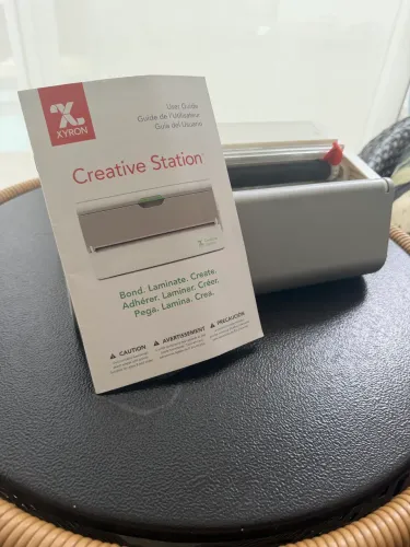 Laminadora e Aplicadora de Adesivo Xyron Creative Station 9 pol + Refi