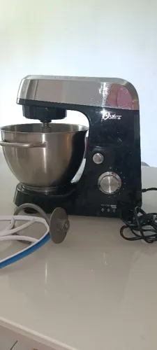 Batedeira planetária Oster Inox 600w