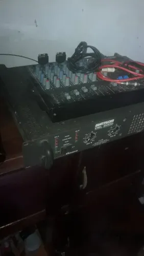 Mesa e força pra som