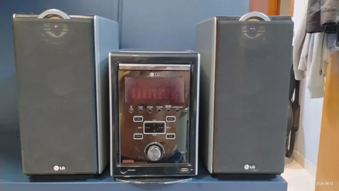 Lg<br>Micro Hi Fi System<br>LF-UB50A