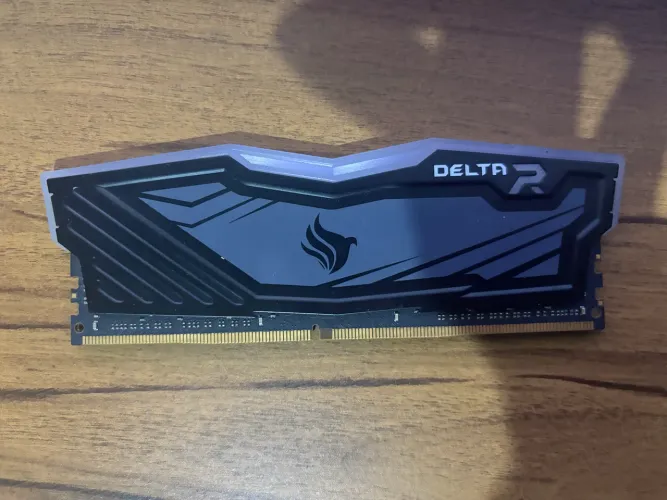 Memória RAM 1x8GB Pichau Delta T-Force RGB