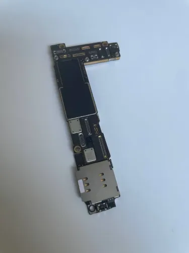 Placa de iPhone 12 mini para swap (uso de peças).