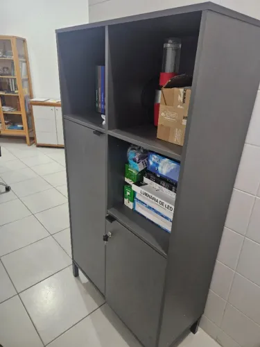 Armário novinho com chave tok stok