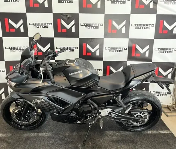 KAWASAKI NINJA 650 2025