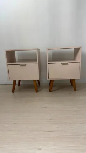 Vendo duas Mesas De Cabeceira Com 1 Gaveta USADAS e MONTADAS - cor Off White Cristal