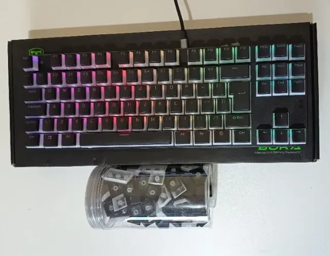 Teclado Mecânico Tdagger Bora com teclas Puddings 