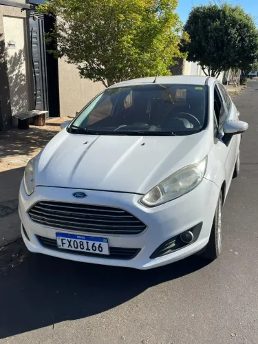 Ford Fiesta 1.6 16V Flex Aut. 5P 2014