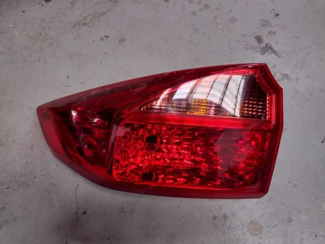 Lanterna Traseira Honda City Lado esquerdo 2015 Até 2018
