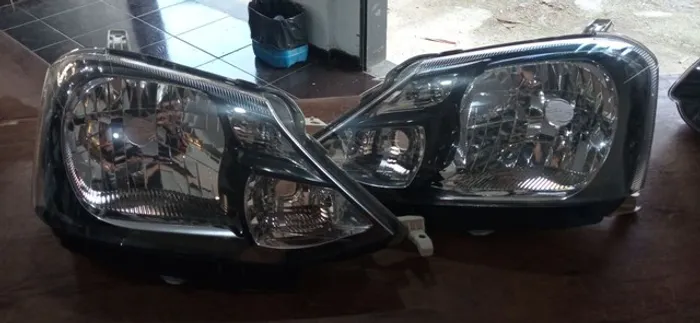 Farol etios máscara negra