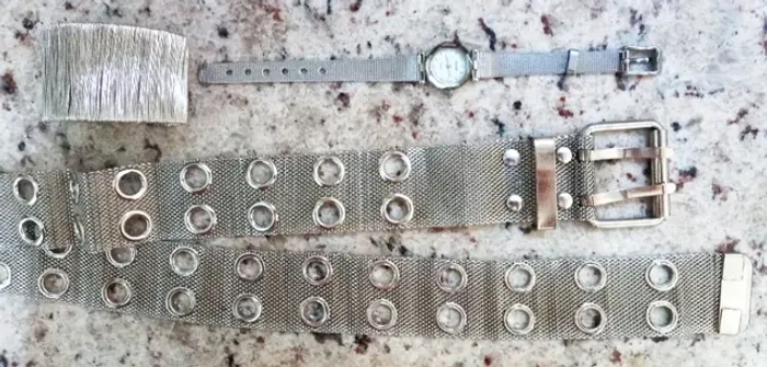 Kit Cinto Malha Metálica, Pulseira Bracelete Entrelaçado e Relógio Prata
