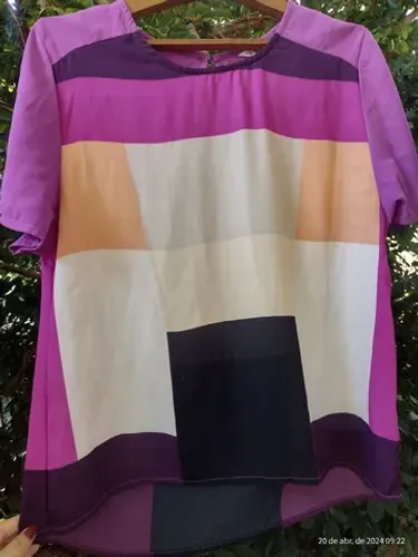 Blusa Marca: Calvin Klein Tam: M